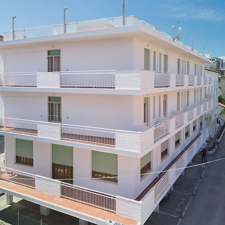 Hotel Jolanda بيلاريا-إيجيا مارينا المظهر الخارجي الصورة