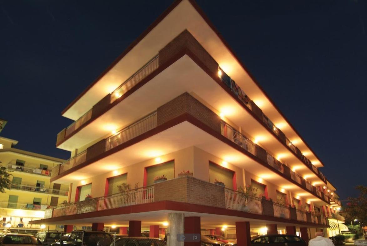 Hotel Jolanda بيلاريا-إيجيا مارينا المظهر الخارجي الصورة