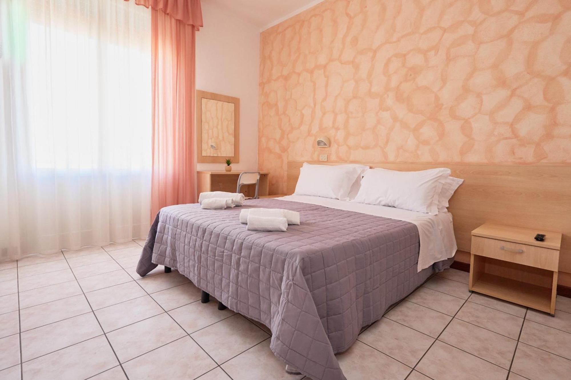 Hotel Jolanda بيلاريا-إيجيا مارينا المظهر الخارجي الصورة
