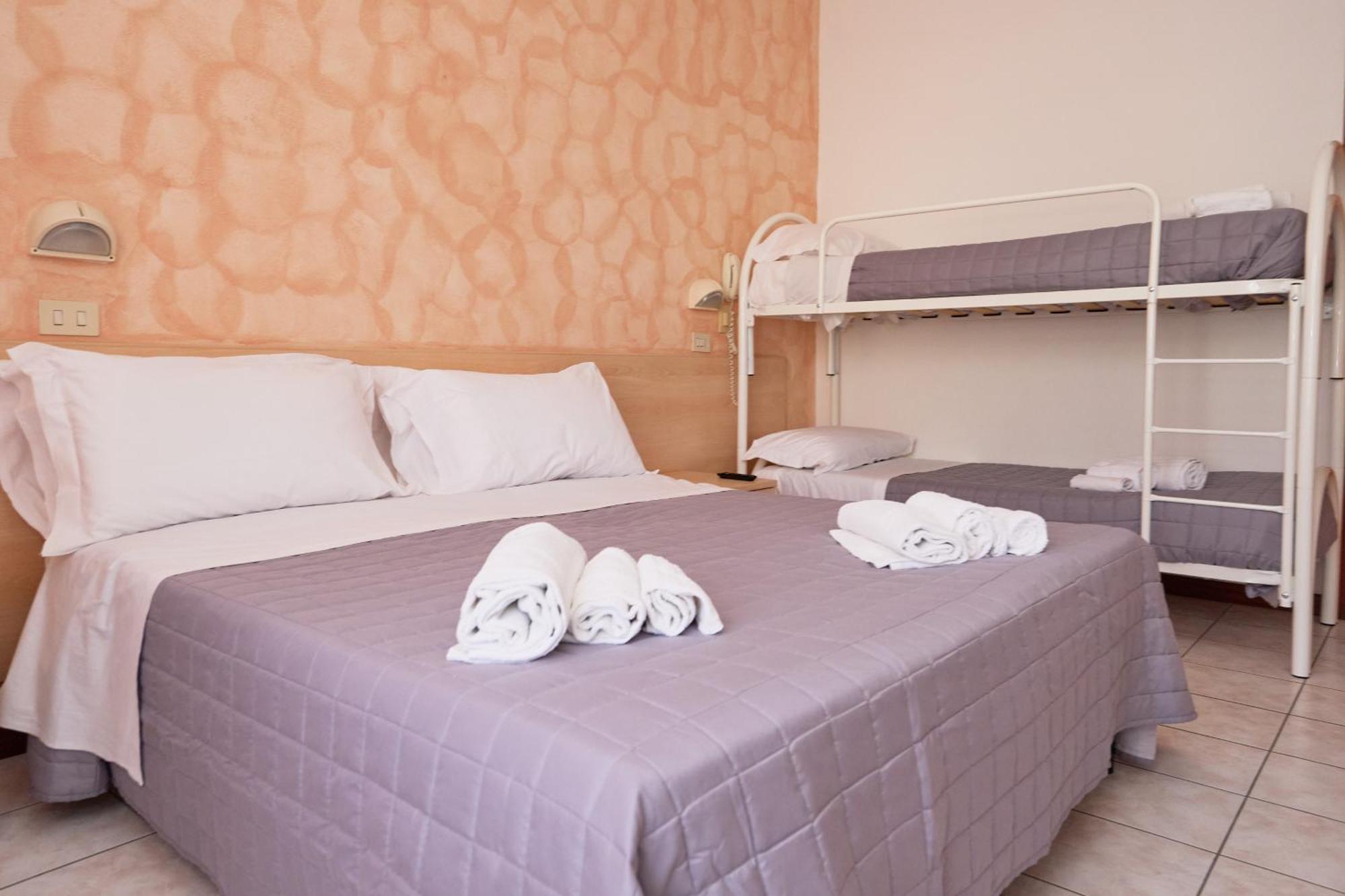 Hotel Jolanda بيلاريا-إيجيا مارينا المظهر الخارجي الصورة