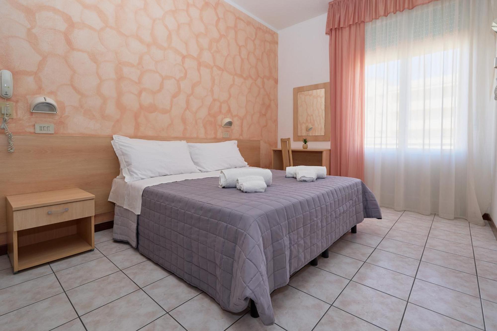 Hotel Jolanda بيلاريا-إيجيا مارينا المظهر الخارجي الصورة